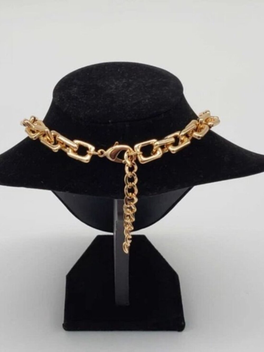 Gold-Plated Necklace with Authentic Louis Vuitton Padlock - Picture 5 of 7